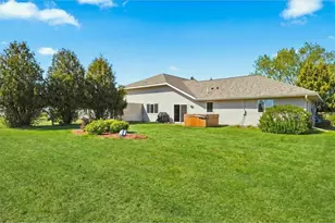 919 Waxon Ln, Hudson Township, WI 54016 - Photo 22
