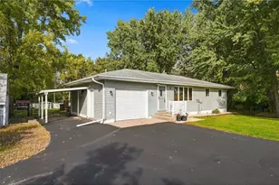 272 Glenmont Rd, Troy Township, WI 54022 - Photo 2