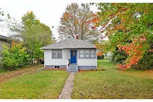 1716 6th St, Menomonie, WI 54751 - Photo 2