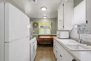 9104 Stanlen Rd, Saint Louis Park, MN 55426 - Photo 10