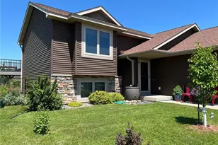 2237 Pioneer Trail, New Richmond, WI 54017 - Photo 4