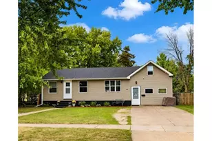 431 N 1st St, New Richmond, WI 54017 - Photo 2
