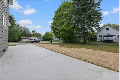 524 S Dakota Avenue, New Richmond, WI 54017 - Photo 4