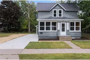 524 S Dakota Ave, New Richmond, WI 54017 - Photo 2