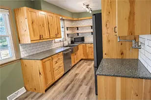 439 N 8th St, River Falls, WI 54022 - Photo 6