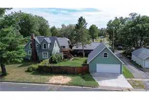 319 N Pearl St, River Falls, WI 54022 - Photo 2