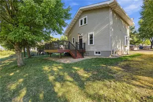 208 W Maple St, Roberts, WI 54023 - Photo 6