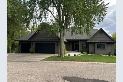 550 Pine Ridge Court, New Richmond, WI 54017 - Photo 2