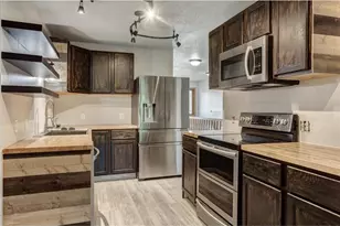 381 Red Cedar St, Menomonie, WI 54751 - Photo 4