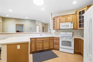 776 Meredith Cir, River Falls, WI 54022 - Photo 2