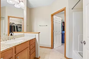 776 Meredith Cir, River Falls, WI 54022 - Photo 12
