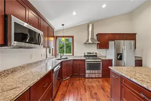 23 Hilltop Rd, Houlton, WI 54082 - Photo 8