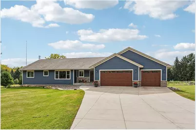 23 Hilltop Road, Houlton, WI 54082 - Photo 2