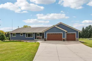 23 Hilltop Rd, Houlton, WI 54082 - Photo 2