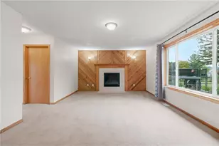 400 Durango Dr, Roberts, WI 54023 - Photo 8