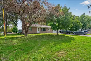 406 N Division St, Roberts, WI 54023 - Photo 24