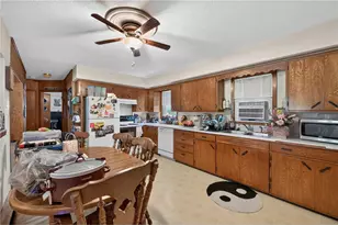 406 N Division St, Roberts, WI 54023 - Photo 10