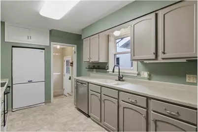 837 Hopwood Avenue, Menomonie, WI 54751 - Photo 6