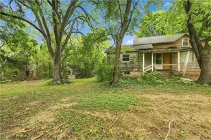 401 S Division St, Roberts, WI 54023 - Photo 4