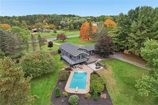 1252 Rolling Hills Trail, Saint Joseph, WI 54016 - Photo 2