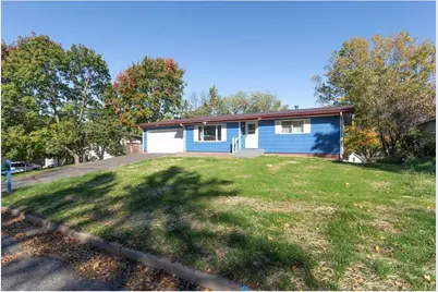 1109 16th Avenue, Menomonie, WI 54751 - Photo 4