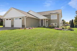 1204 Wren Pl, New Richmond, WI 54017 - Photo 4