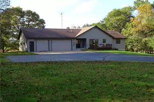 W2089 Spring Creek Rd, Durand, WI 54736 - Photo 2