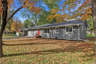 817 Sunset Ln, River Falls, WI 54022 - Photo 2