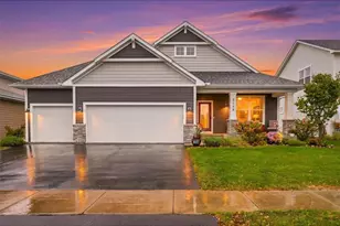 3129 Glasgow St, River Falls, WI 54022 - Photo 2