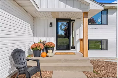 987 Labarge Road, Hudson Township, WI 54016 - Photo 4
