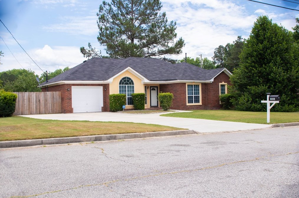 2064 Bassford Dr, Hephzibah, GA 30815-5643