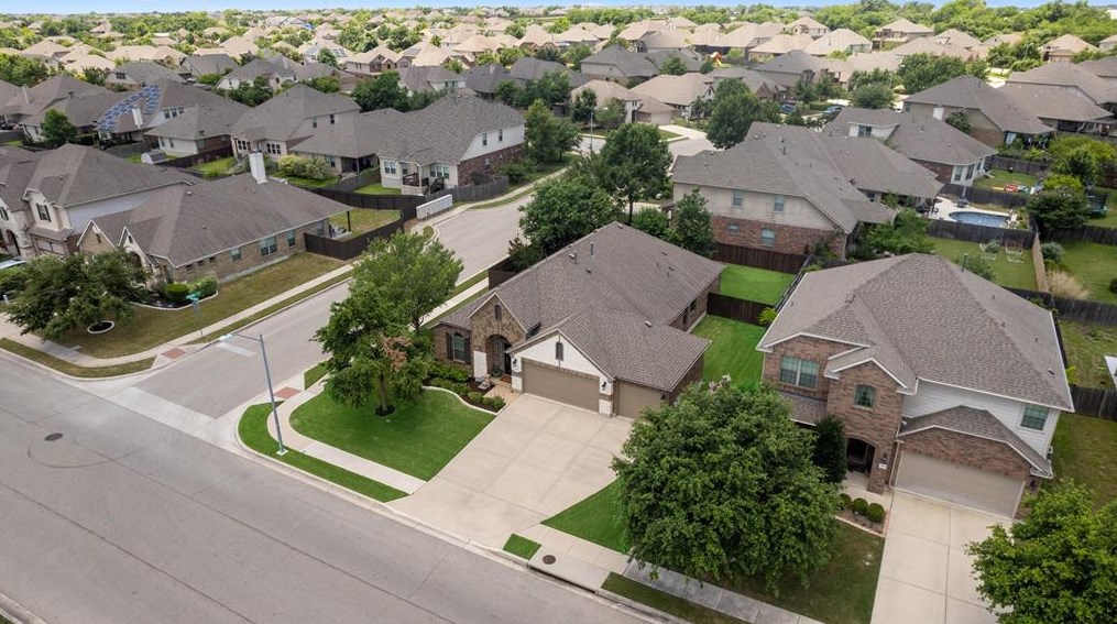21000 Windmill Ranch Ave, Pflugerville, TX 78660-6572