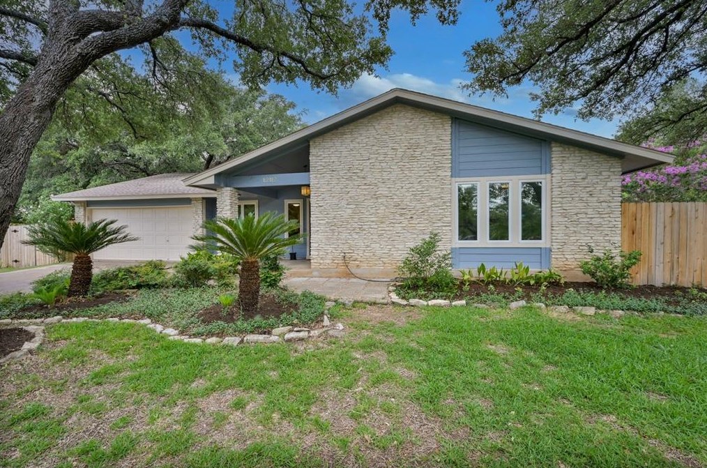 12112 Saxony Ln, Austin, TX 78727-5956
