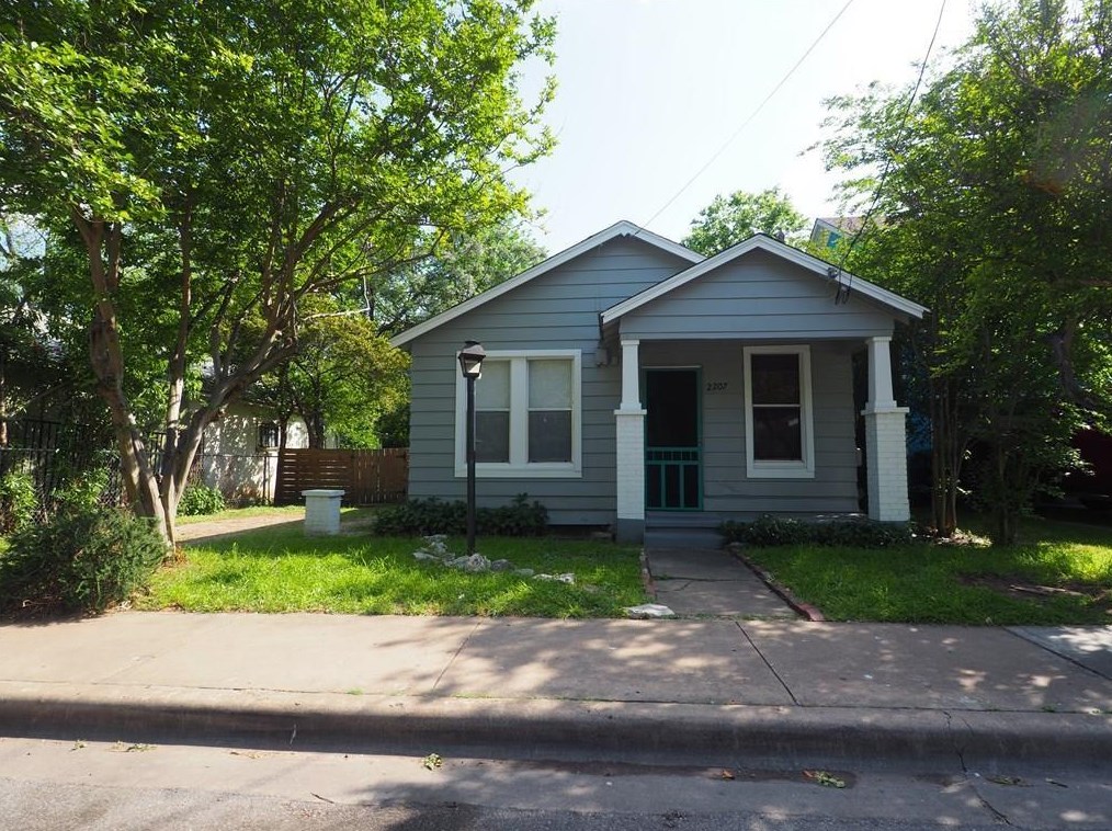 2207 Santa Rita St, Austin, TX 78702-4621