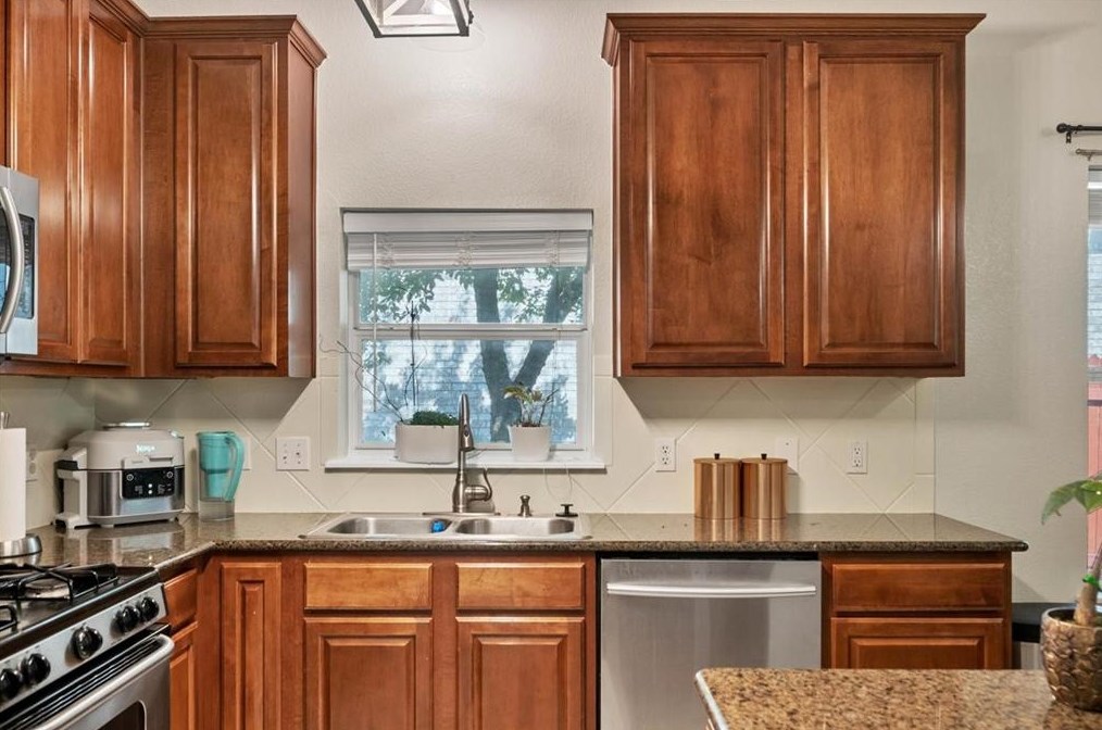 20848 Silverbell Ln, Pflugerville TX  78660-7759 exterior