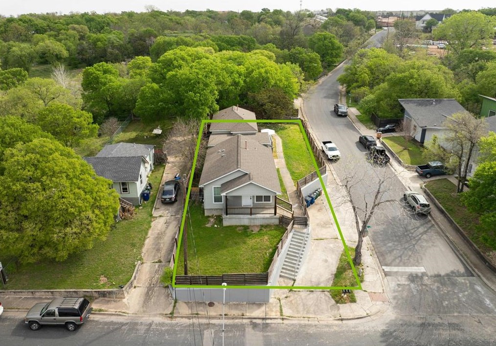 1313 Delano St, Austin, TX 78721-2113