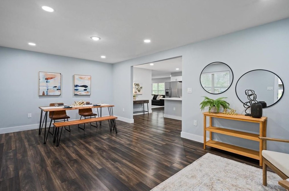 11903 Oak Trl, Austin TX  78753-2320 exterior