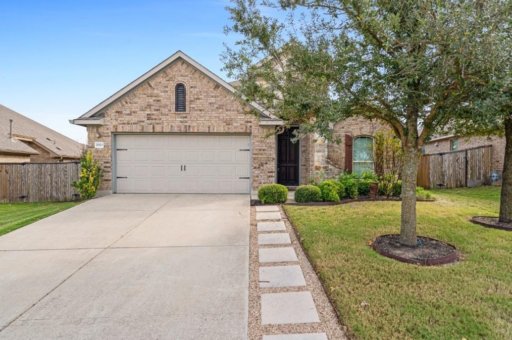 2923 Bluffstone Dr, Round Rock, TX 78665-2637