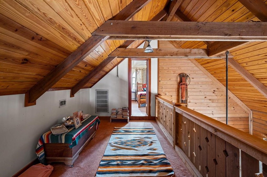 2195 Old Stagecoach Rd, Uhland TX  78640-5671 exterior