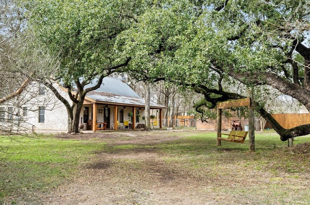 2195 Old Stagecoach Rd, Uhland TX  78640-5671 exterior