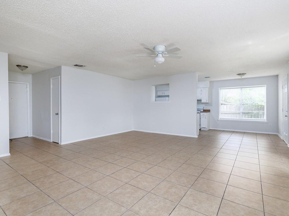 2425 Stassney Ln, Austin TX  78744-3634 exterior