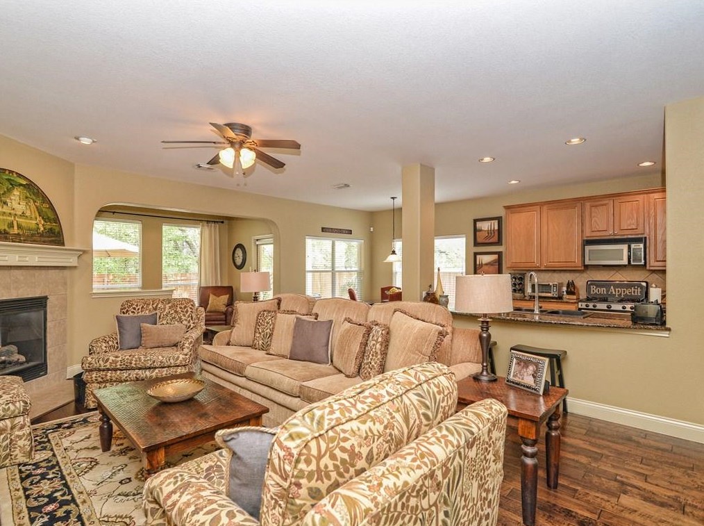 12513 Central Park Dr, Austin TX  78732-2225 exterior