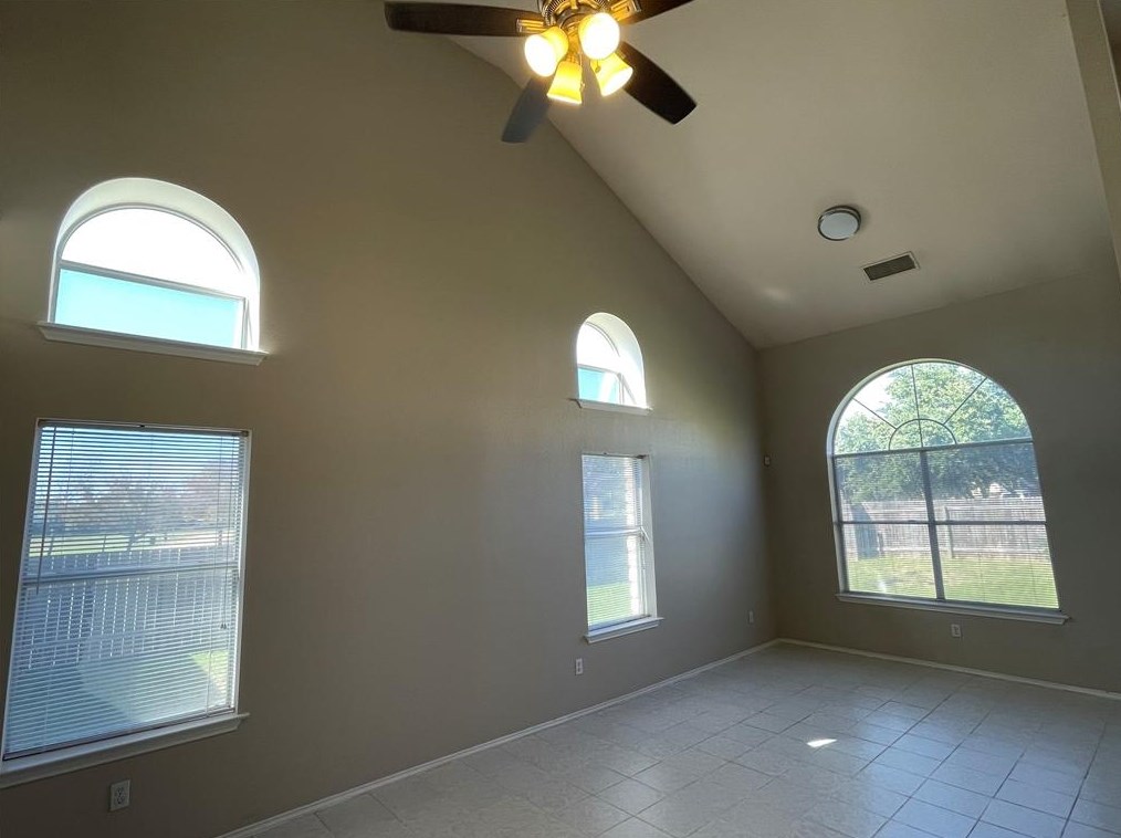 1522 Van Horn Dr, Round Rock, TX 78664-7236