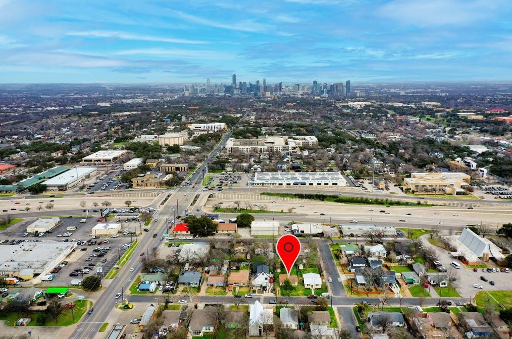 502 Normandy St, Austin TX 78745-1135 exterior