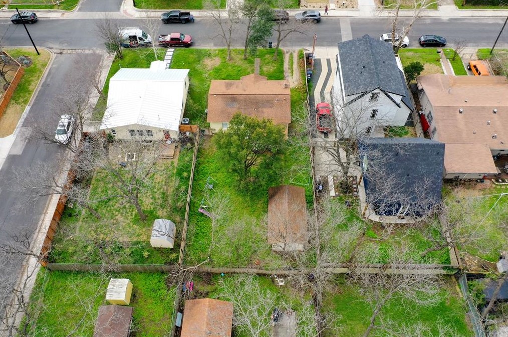 502 Normandy St, Austin TX 78745-1135 exterior