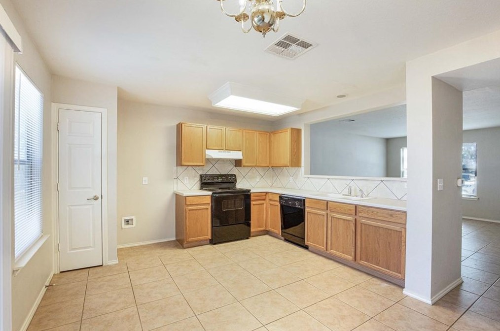 7028 Doyal Dr, Austin, TX 78747