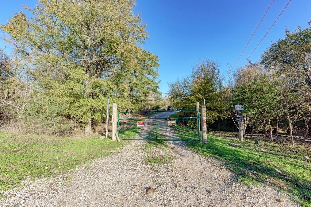 209 Dry Willow Rd, Webberville, TX 78621