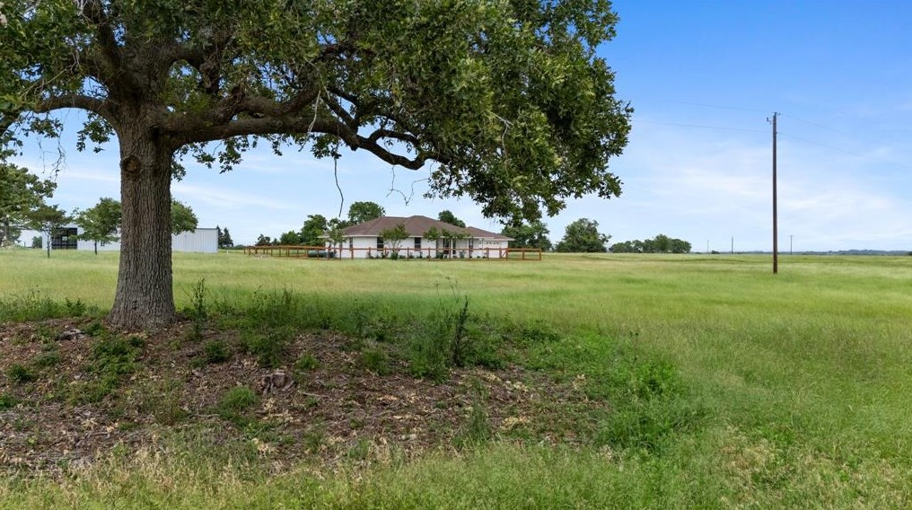 524 Hackemack Rd, Round Top, TX 78954