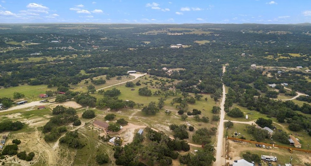 1149 Hart Ln, Mount Sharp, TX 78620