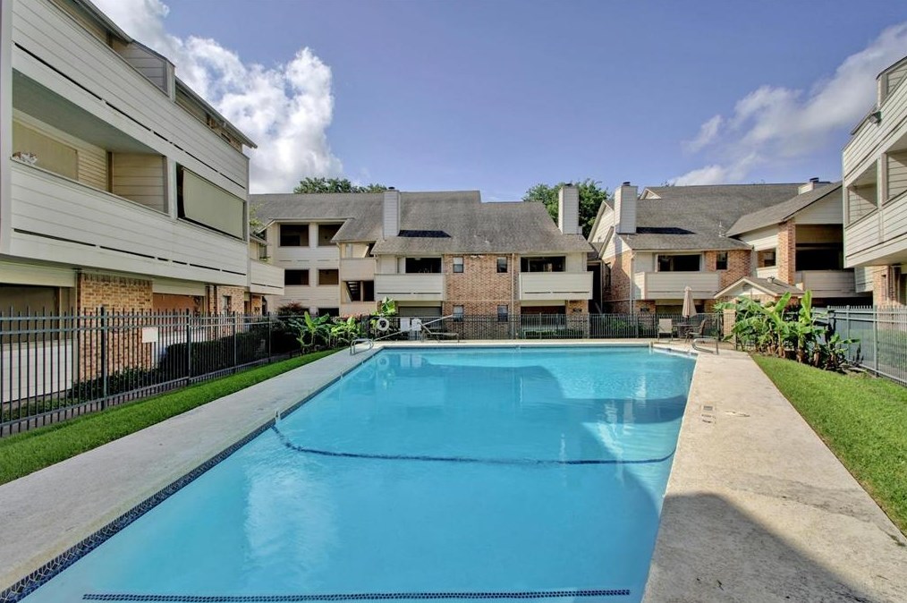 2500 Burleson Rd, Austin TX  78741-5609 exterior